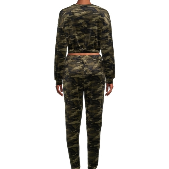 Velour Leisure Suit (2 Piece Set) - Picture 5 of 6